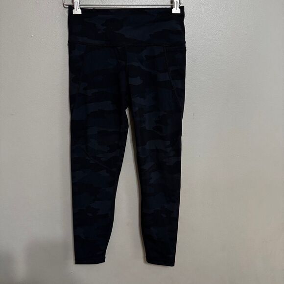 Sweaty Betty black camo 7/8 leggings size XS - Picture 1 of 6
